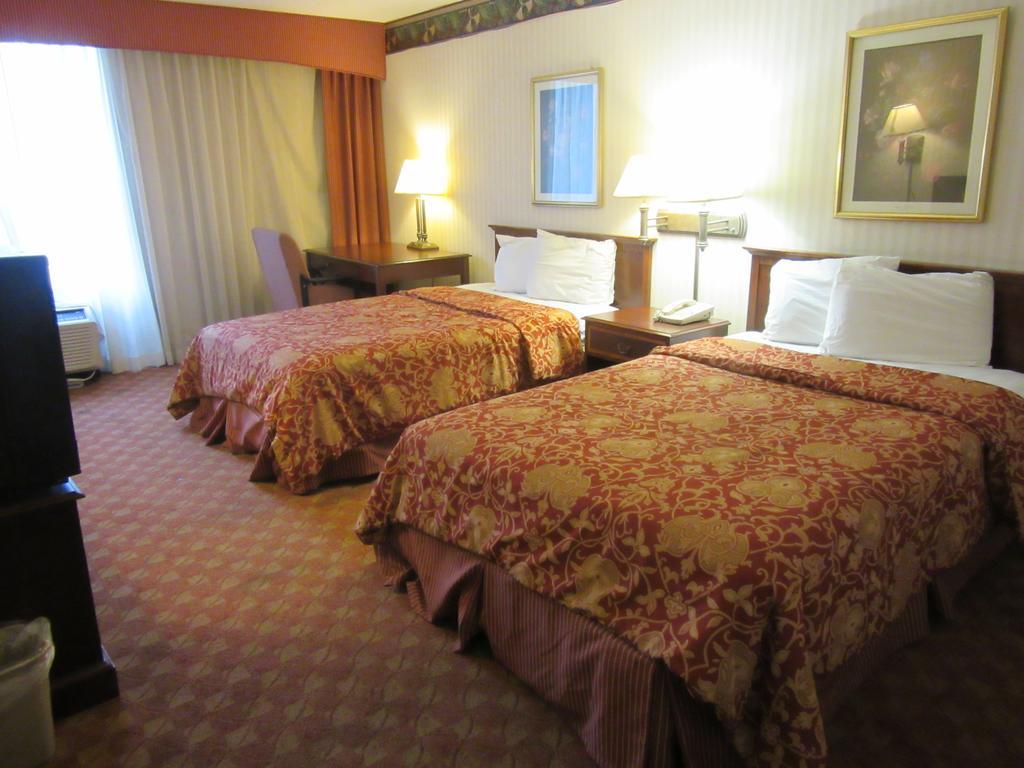 Governor'S Inn & Suites Memphis Room photo